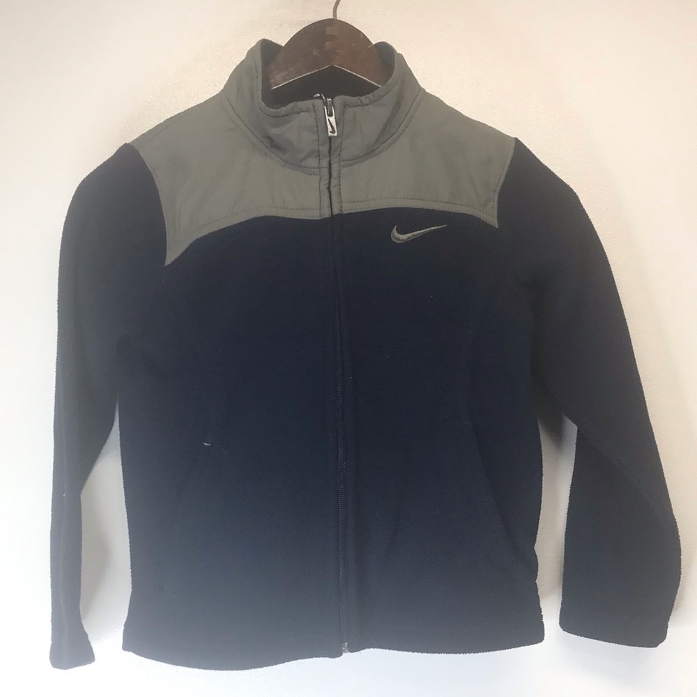 Nike Boy size 7 M-66